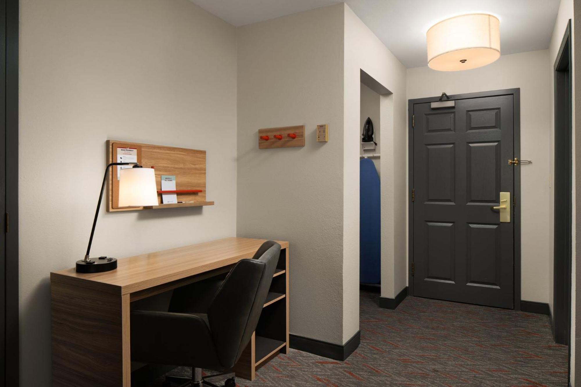 Saint Charles Candlewood Suites St Louis St Charles By Ihg מראה חיצוני תמונה