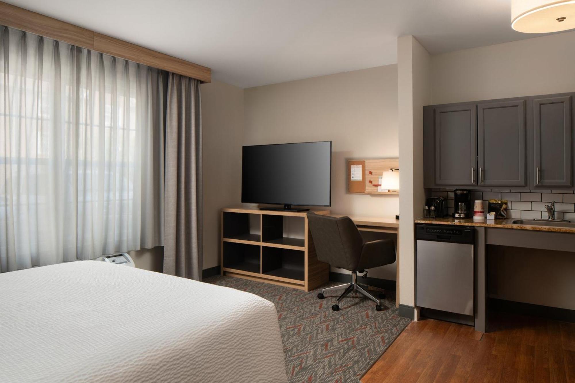Saint Charles Candlewood Suites St Louis St Charles By Ihg מראה חיצוני תמונה